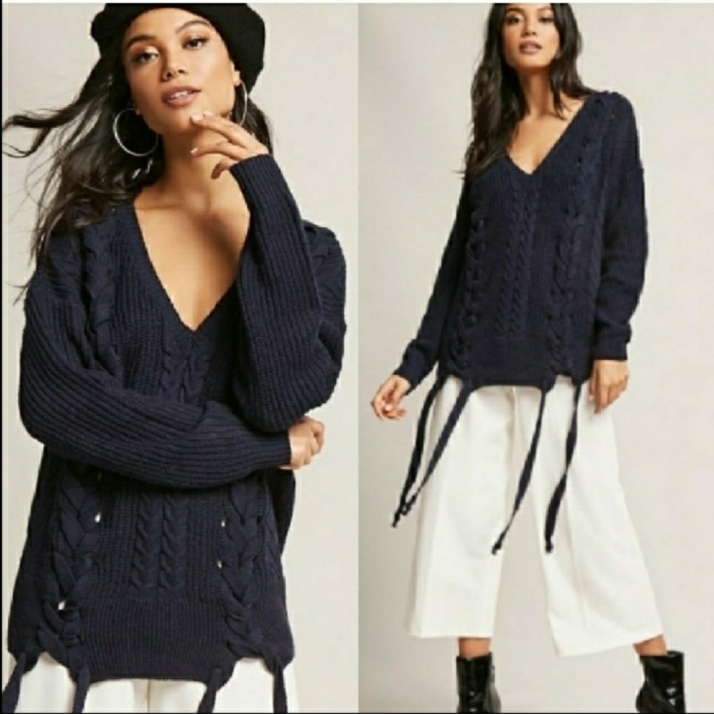 🔥CLOSETCLEAROUT!🔥💥CABLE LACE UP SWEATER💥